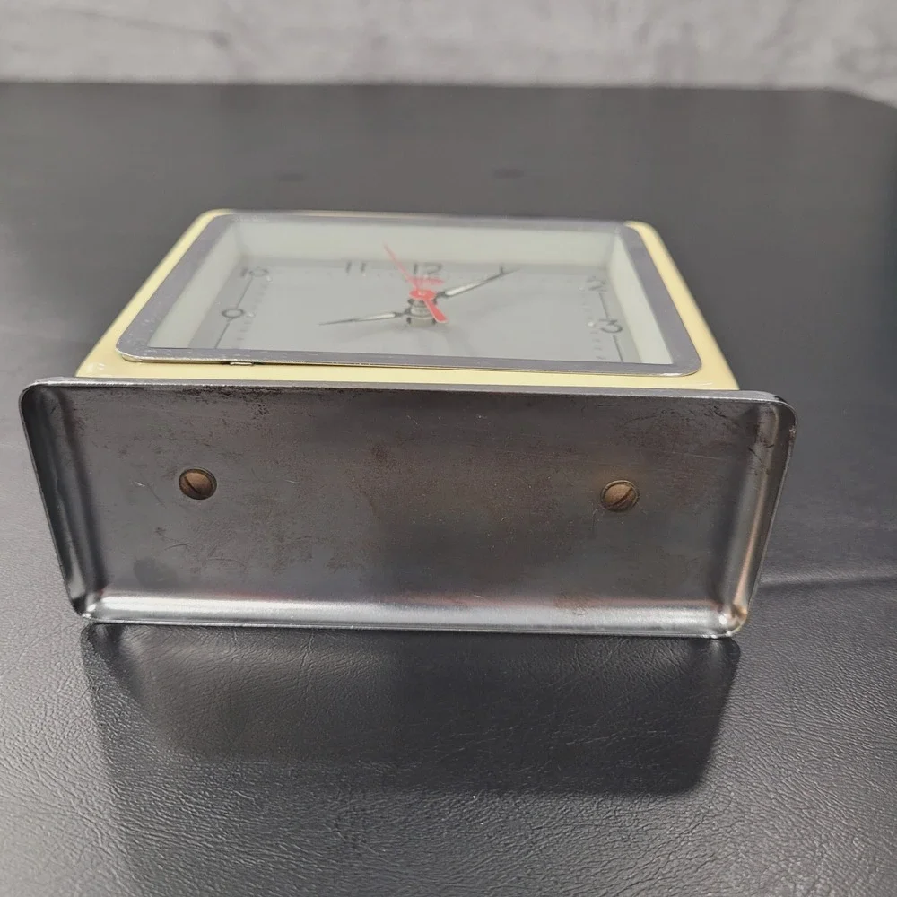 Vintage Shanghai China Wind-Up Alarm Clock MCM Atomic Age Mechanical Desk